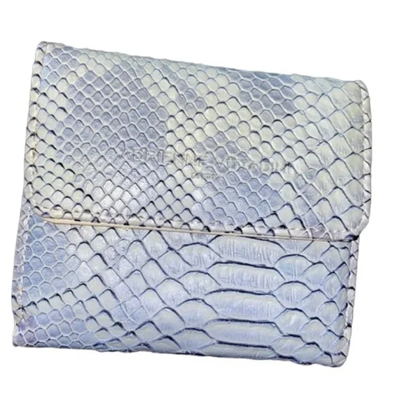NWOT Adrienne Vittadini Small Gray Snakeskin Print Wallet - Picture 1 of 4